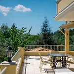 Villa Fioraki