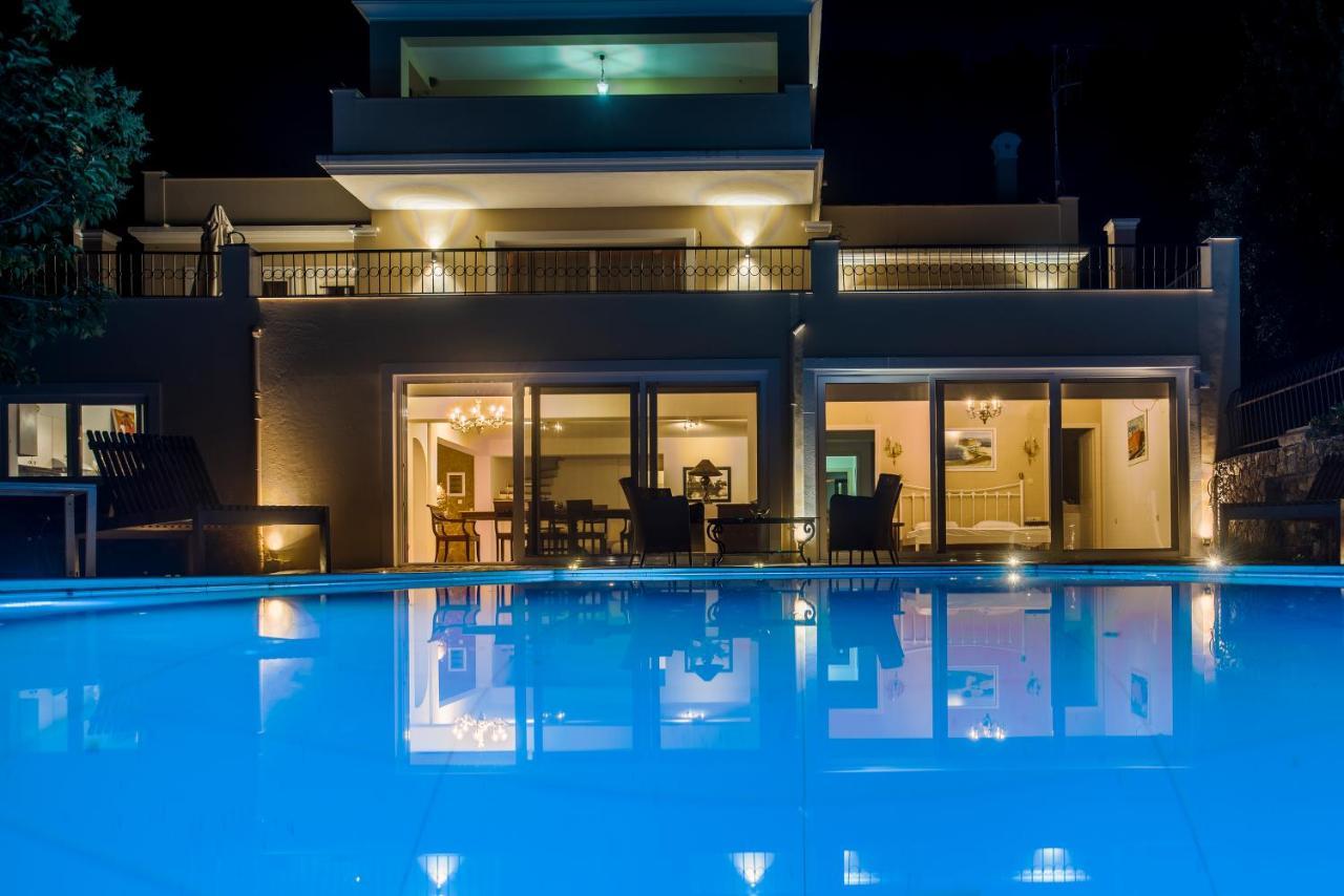 Fioraki Villa Poulades