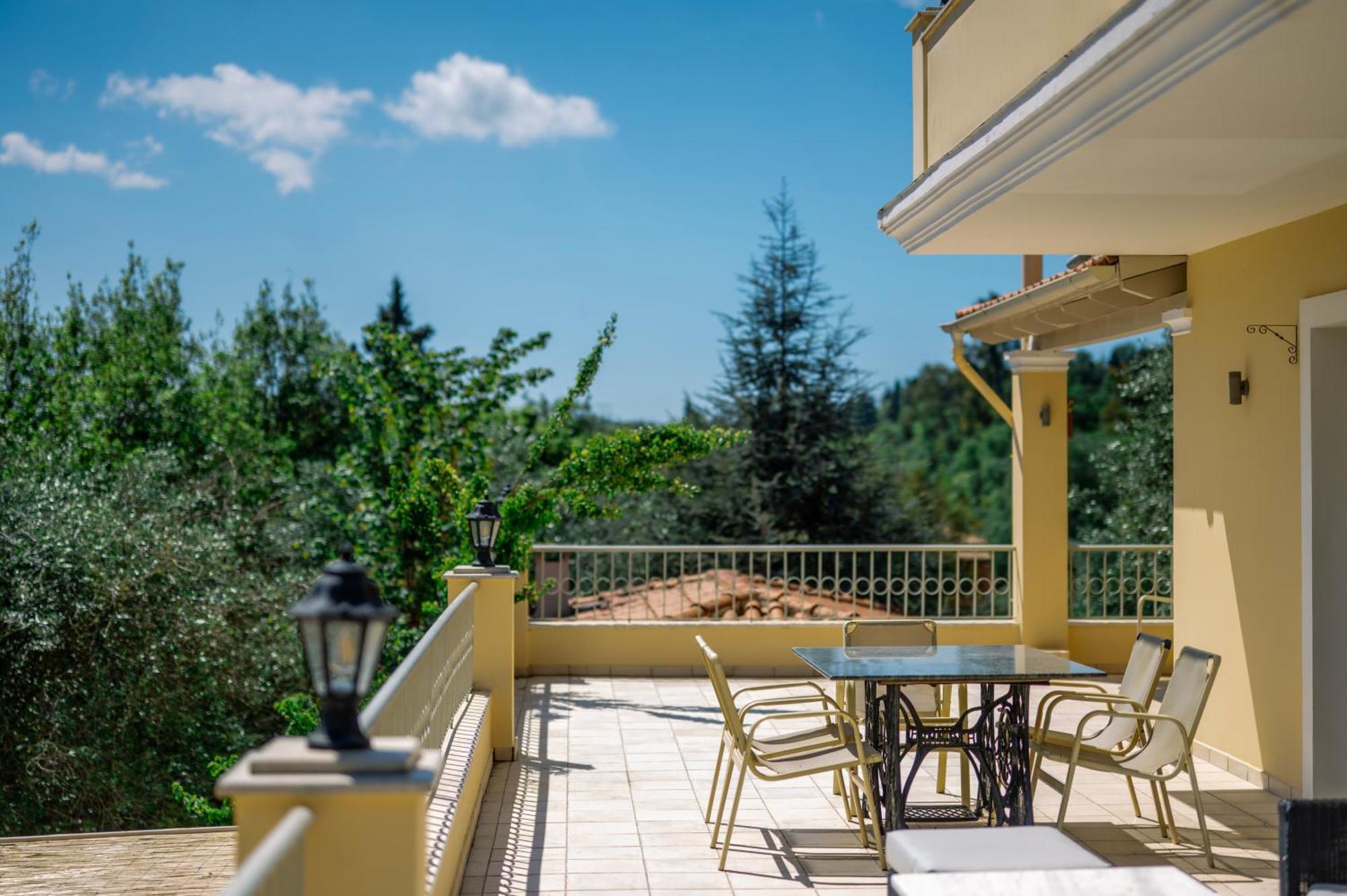 Villa Fioraki *