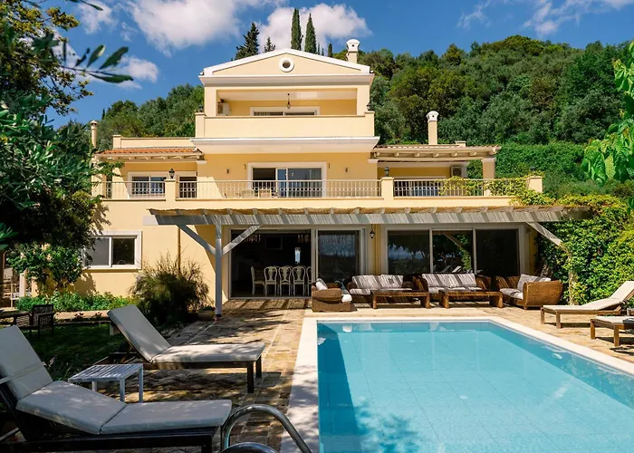 Villa Fioraki
