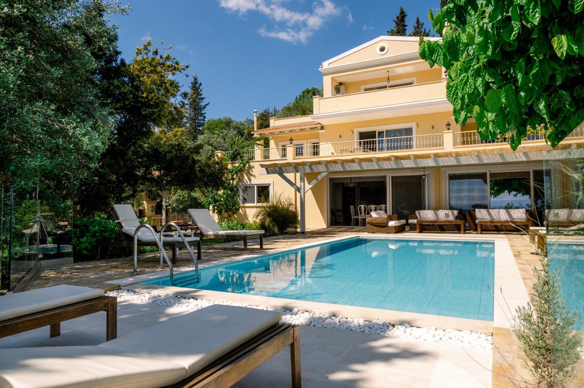 Villa Fioraki